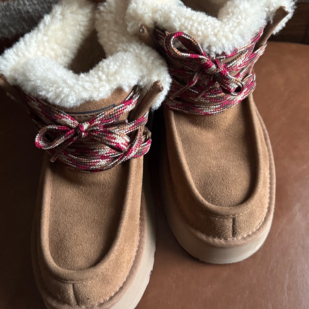 Women’s UGG Funkarra cabin
Cuff Boot - Chestnut - Picture 6 of 6